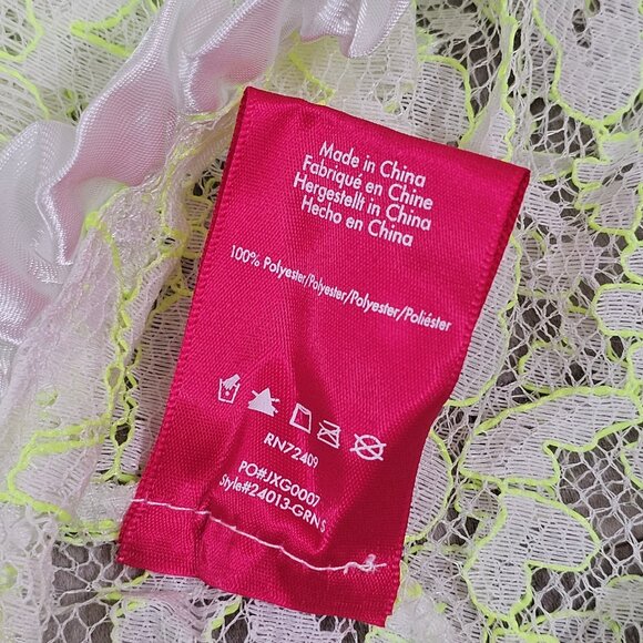 NWT Pink Lipstick Loungewear Mini Midriff Floral Lace Hoodie Glows in Blacklight - Picture 9 of 10